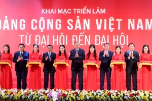 Khai mạc Triển lãm "Đảng Cộng sản Việt Nam - Từ Đại hội đến Đại hội"