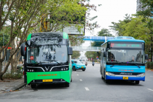 Hà Nội tăng tốc xanh hóa giao thông công cộng: Bài toán vốn và hạ tầng đặt ra cấp bách