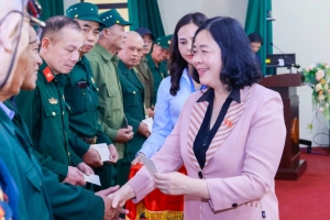 MTTQ Việt Nam tặng 30.000 suất quà Tết Bính Ngọ 2026 cho người nghèo