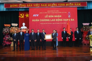 ACV đón nhận Huân chương Lao động hạng Ba