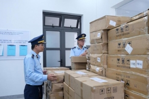 Xử phạt 90 triệu đồng, tịch thu hơn 20.000 chai sơn móng tay nhập lậu tại Lâm Đồng