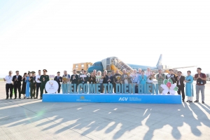 Điện Biên nồng nhiệt đón chuyến bay đầu tiên mang du khách đến với năm du lịch 2026