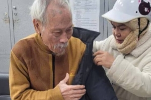 Hải Phòng: Công an phường Thành Đông cùng Nhân dân giúp đỡ cụ ông đi lạc trở về với gia đình