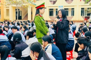 Hà Tĩnh: Công an xã Hương Sơn tuyên truyền, phổ biến pháp luật, bảo đảm an ninh trường học