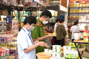 Bộ NN&MT yêu cầu siết chặt kiểm tra an toàn thực phẩm dịp Tết và lễ hội Xuân 2026