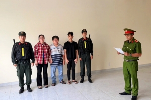 TP. HCM: Bắt giam chủ cơ sở sản xuất mì tươi trộn hóa chất