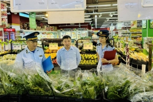 Siết chặt giám sát an toàn thực phẩm dịp Tết Bính Ngọ trước sức mua tăng đột biến