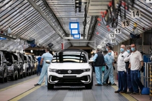 Ô tô điện tiếp tục được miễn 100% lệ phí trước bạ đến năm 2030, người mua tiết kiệm hàng trăm triệu đồng
