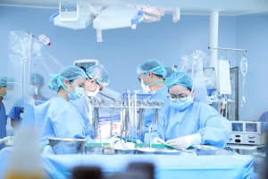 'Thắp sáng' nhiều cuộc đời từ nghĩa cử cao đẹp của nữ nhân viên y tế