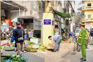 Hà Nội: Phường Hồng Hà ra quân xóa bỏ chợ tạm, chợ cóc, lập lại trật tự đô thị