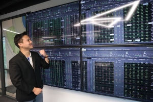 Một số cổ phiếu đáng chú ý ngày 12/2: NLG, DBC, VNM