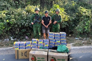 Quảng Trị: Bắt đối tượng vận chuyển trái phép 54kg pháo hoa nổ qua biên giới