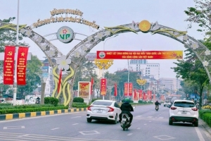 Phú Thọ rộn ràng sắc cờ hoa chào Đại hội XIV của Đảng
