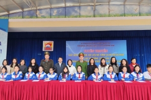 Công an phường Đông Hải tuyên truyền, phổ biến pháp luật cho học sinh Trường THCS Nam Hải