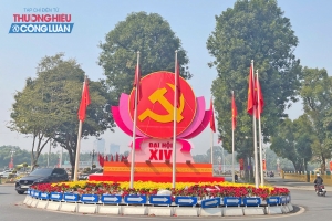 Không khí hướng về Đại hội XIV lan tỏa trong từng góc phố Hà Nội