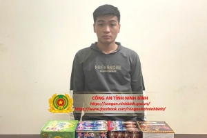 Ninh Bình: Bắt quả tang đối tượng tàng trữ cả pháo nổ lẫn ma túy