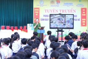 Đà Nẵng: Tuyên tuyền về nguy hiểm pháo nổ tự chế cho học sinh