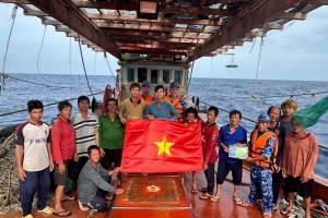 Những con tàu nơi tuyến đầu gửi niềm tin về Đại hội XIV của Đảng