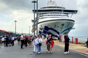 Khánh Hòa: Đón tàu biển quốc tế Diamond Princess đưa 2.750 du khách đến Cảng quốc tế Cam Ranh