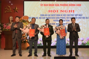 UBND phường Dương Kinh công bố các quyết định hợp nhất các hội quần chúng trên địa bàn