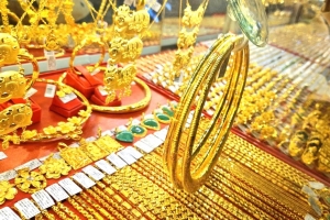 Cập nhật giá vàng trưa 26/1: Trong nước lập đỉnh mới, thế giới vượt mốc 5.000 USD/ounce