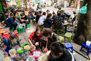 Hà Nội tăng cường “phạt nguội”, xử lý hàng trăm trường hợp vi phạm trật tự đô thị, trật tự công cộng
