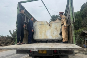 Lào Cai: Phát hiện 2 khối đá hoa nặng 70 tấn không rõ nguồn gốc