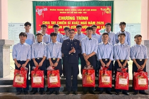 Ấm áp tình đồng đội trong đêm liên hoan chia tay chiến sĩ xuất ngũ