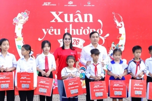 J&T Express cùng Trường Đại học FPT mang “Xuân yêu thương” đến người yếu thế