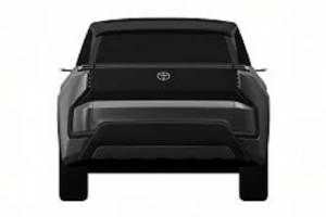 Toyota gây tò mò với hình ảnh xe gầm cao bí ẩn sắp ra mắt