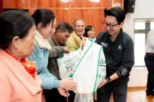 Năm thứ 11, Carlsberg Việt Nam trao gửi 7.500 phần quà Tết đến người dân miền Trung