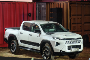 Toyota Hilux 2026: Lột xác toàn diện và chiến lược giá "mềm" thách thức đối thủ