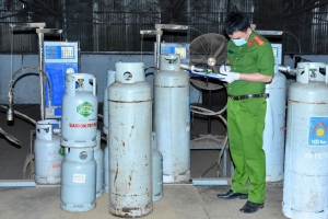 Đồng Nai: Triệt phá đường dây sản xuất gas giả quy mô lớn, đồng loạt kiểm tra 10 tụ điểm