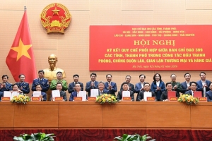 Hà Nội và 10 địa phương ký Quy chế phối hợp chống buôn lậu, hàng giả