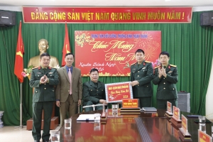 Bộ Chỉ huy quân sự tỉnh Bắc Ninh tặng quà Tết cho người có công, gia đình chính sách, hộ nghèo