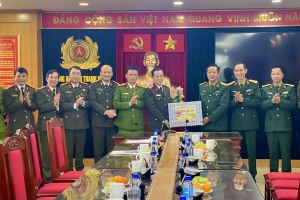 Sư đoàn 390 thăm và chúc Tết Công an tỉnh Thanh Hóa