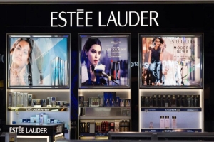 Estée Lauder bị phạt 750.000 CAD vì kinh doanh mỹ phẩm chứa “hóa chất vĩnh cửu”