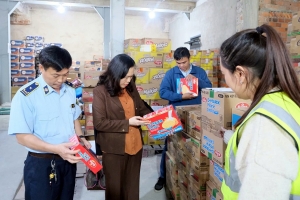 Siết chặt kiểm soát an toàn thực phẩm từ chợ truyền thống đến kinh doanh online dịp Tết