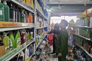 Bắc Ninh: Phát hiện, xử lý nhiều hộ kinh doanh kẹo, thực phẩm không rõ nguồn gốc, xuất xứ