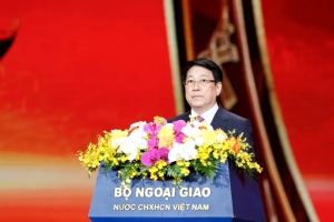 Chủ tịch nước chúc Tết kiều bào, đánh trống khai hội mừng Xuân