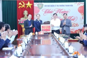 Phó Chủ tịch Thường trực UBND tỉnh Thanh Hóa thăm, chúc Tết các đơn vị làm nhiệm vụ thiết yếu dịp Tết