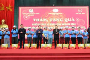Bắc Ninh: 500 hộ nghèo, công nhân lao động hoàn cảnh khó khăn xã Sơn Động nhận quà Tết