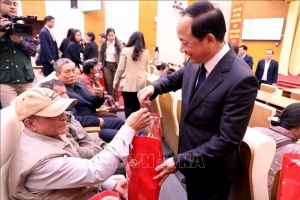 Trưởng Ban Tuyên giáo và Dân vận Trung ương chúc Tết tại Tuyên Quang