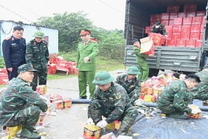 Bắc Ninh: Tiêu hủy hơn 10,8 tấn pháo hoa nổ buôn bán trái phép