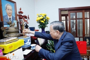 Tổng Bí thư Tô Lâm dâng hương tưởng niệm nhân 120 năm Ngày sinh Thủ tướng Phạm Văn Đồng