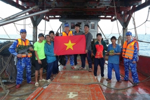 Xuân nơi đầu sóng: Khi con tàu là nhà, biển cả là quê hương