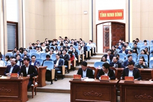 Lãnh đạo tỉnh Ninh Bình gặp mặt, chúc Tết cán bộ, công chức, viên chức Văn phòng UBND tỉnh