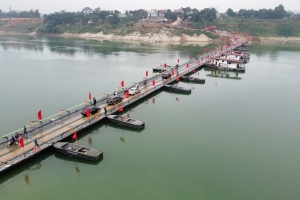 Chính thức thông xe cầu phao Đoan Hùng, ô tô dưới 7 chỗ được lưu thông