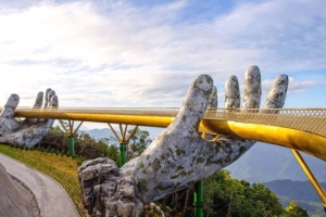 Cầu Vàng Việt Nam lọt top 4 cầu đi bộ ấn tượng đẹp nhất thế giới