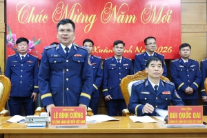 Giao thừa giữa trùng khơi